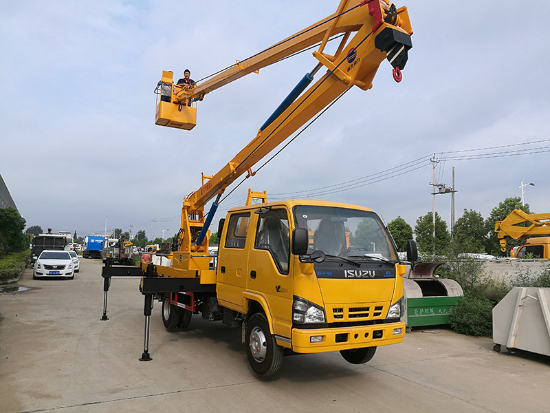 The difference between aerial platform truck and ladder truck