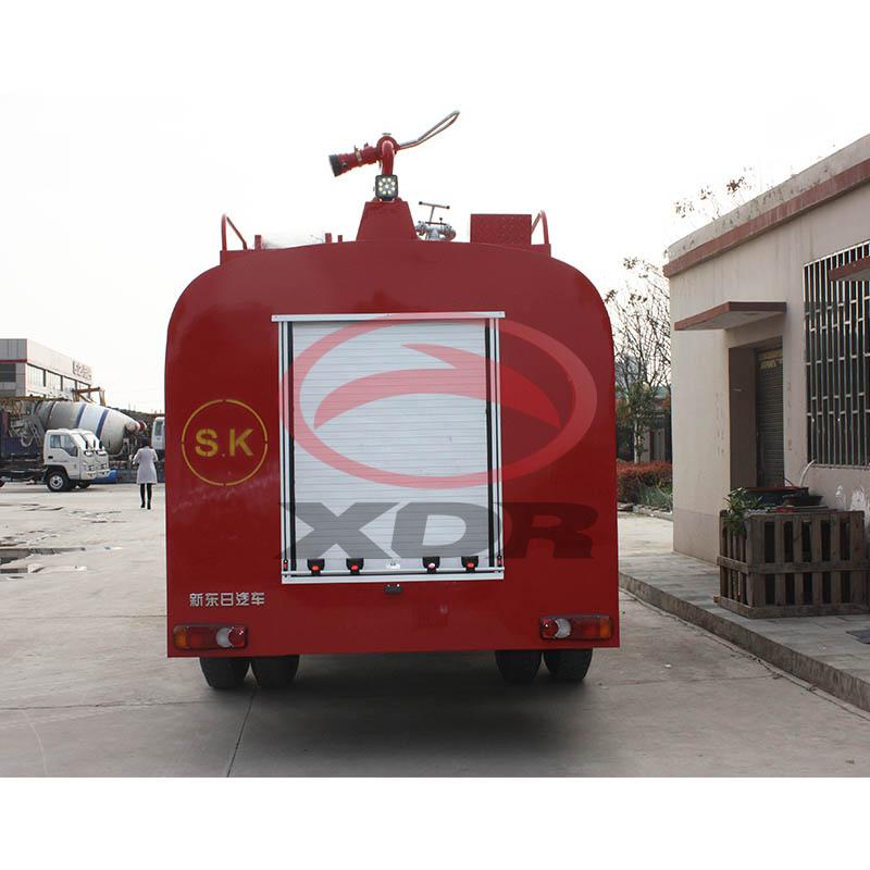 Front washing equipped fire sprinkler vehicle
